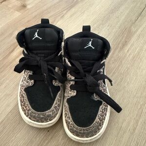 Jordan Kids' Black and Tan Sneakers